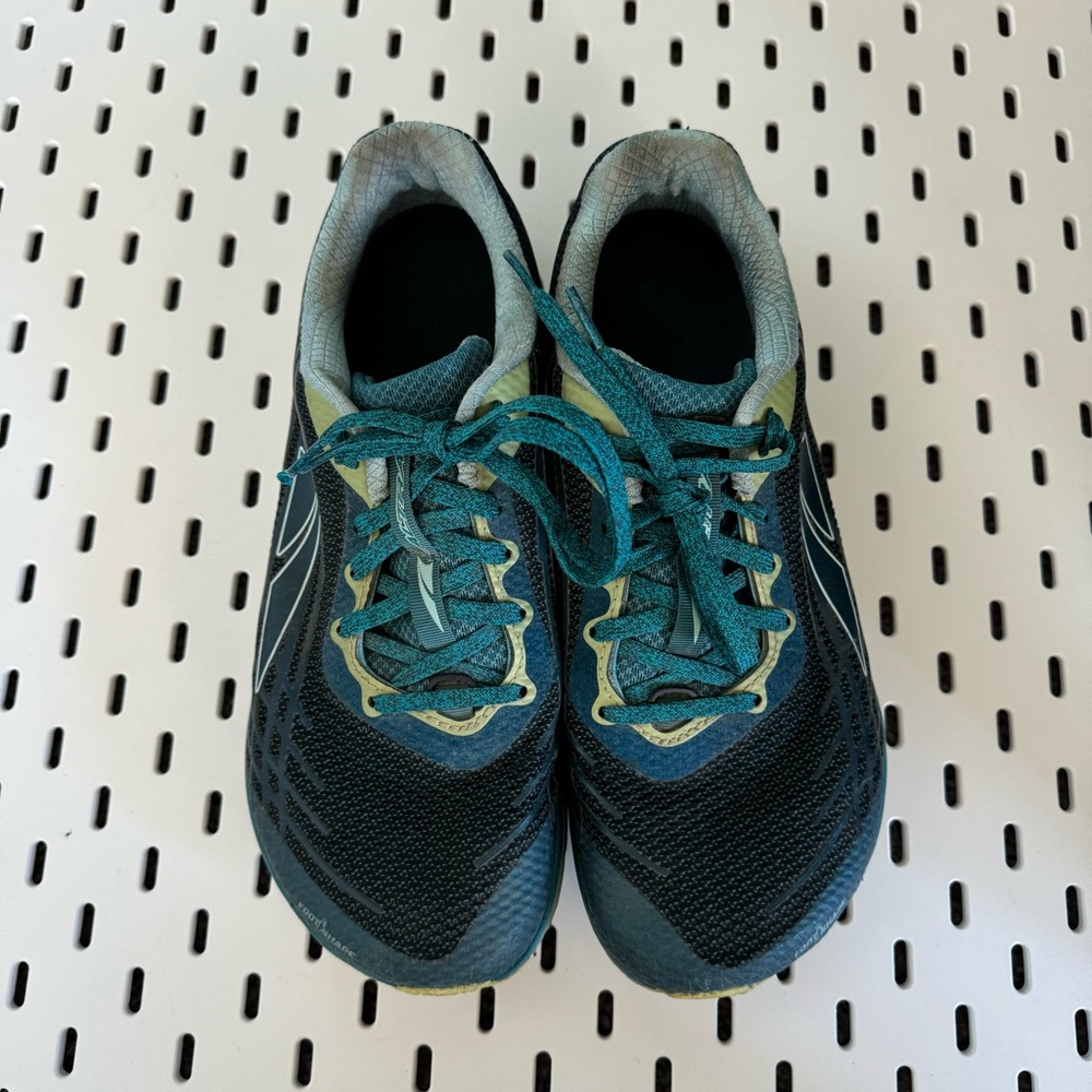 Women’s Altra Timp 2 sz 9.5 w/ free gaitors